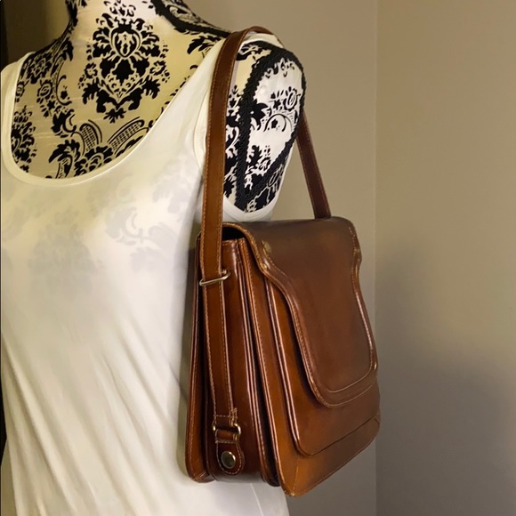 Imported leather handbag - Picture 2 of 6